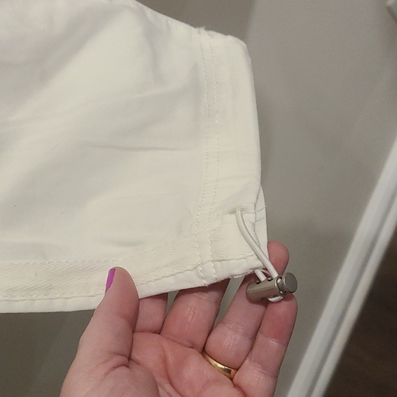 NWOT TNL Mode White Cargo Capri - Picture 4 of 7